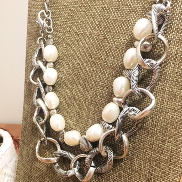 Premier Designs Jewelry - Premier Designs Pearl & Antique Silver Necklace